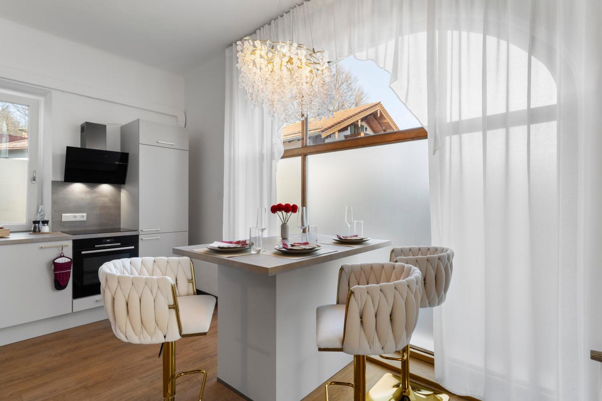 Liebelei Miesbach - Boutique-Apartment Mit Terrasse Im Zentrum ภายนอก รูปภาพ