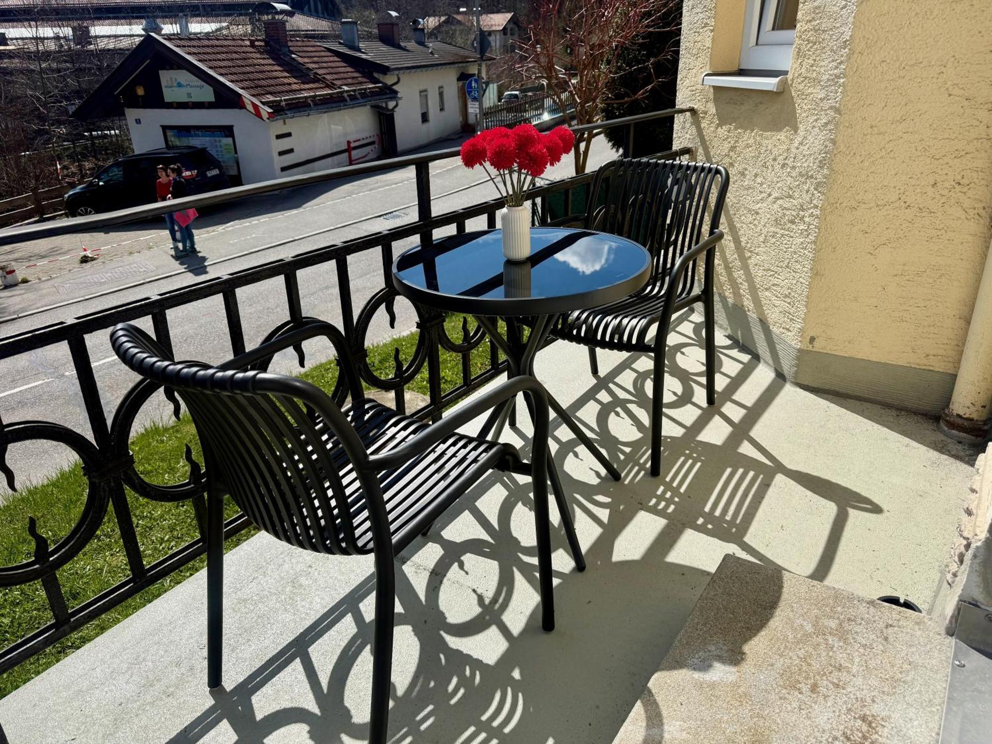 Liebelei Miesbach - Boutique-Apartment Mit Terrasse Im Zentrum ภายนอก รูปภาพ